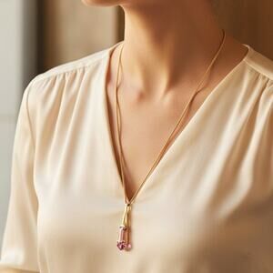 Vintage Avon Gold Tone Necklace Purple Stone Pendant 22” Chain 9.8g Jewelry